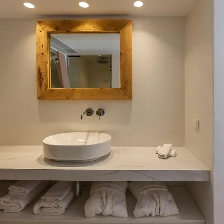 Oasis By Ethos Hospitality Agios Ioannis Diakoftis